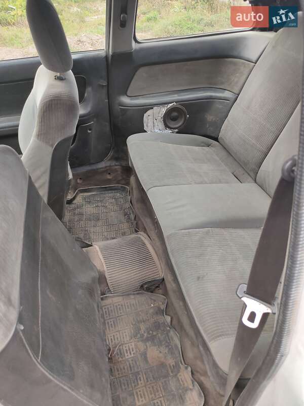 Хэтчбек Mazda 323 1991 в Днепре фото 6 Хэтчбек Mazda 323 1991 в Днепре