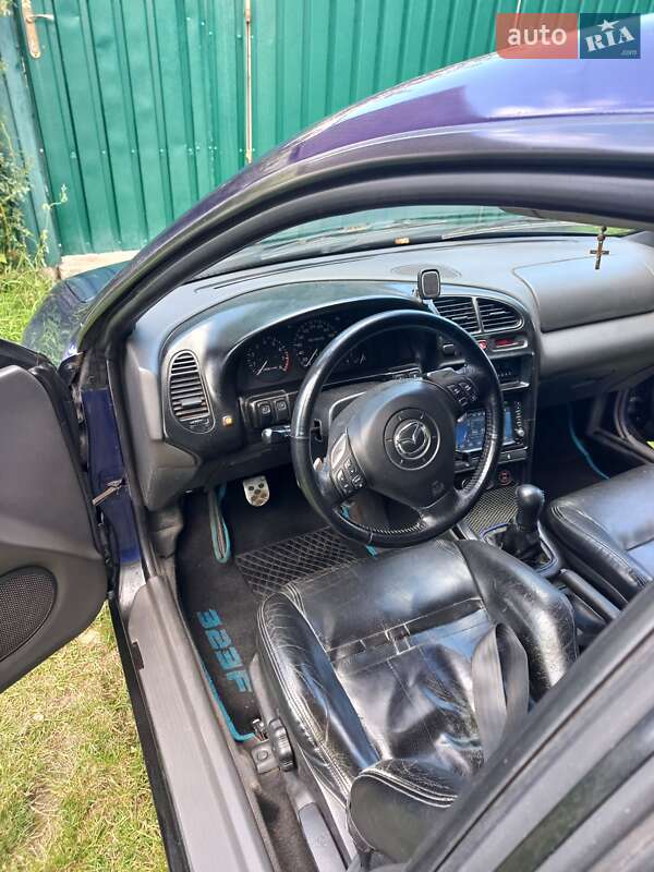 Хэтчбек Mazda 323 1995 в Киеве