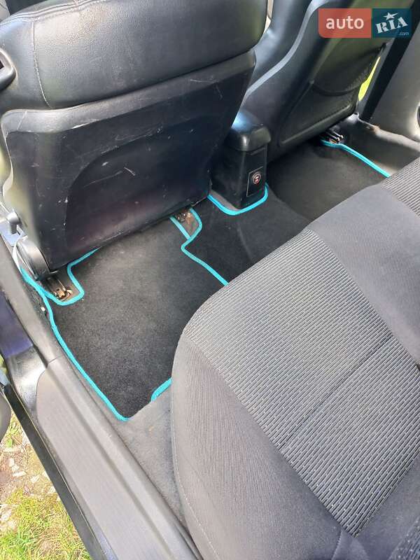 Хэтчбек Mazda 323 1995 в Киеве