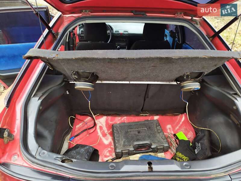 Купе Mazda 323 1992 в Обухове