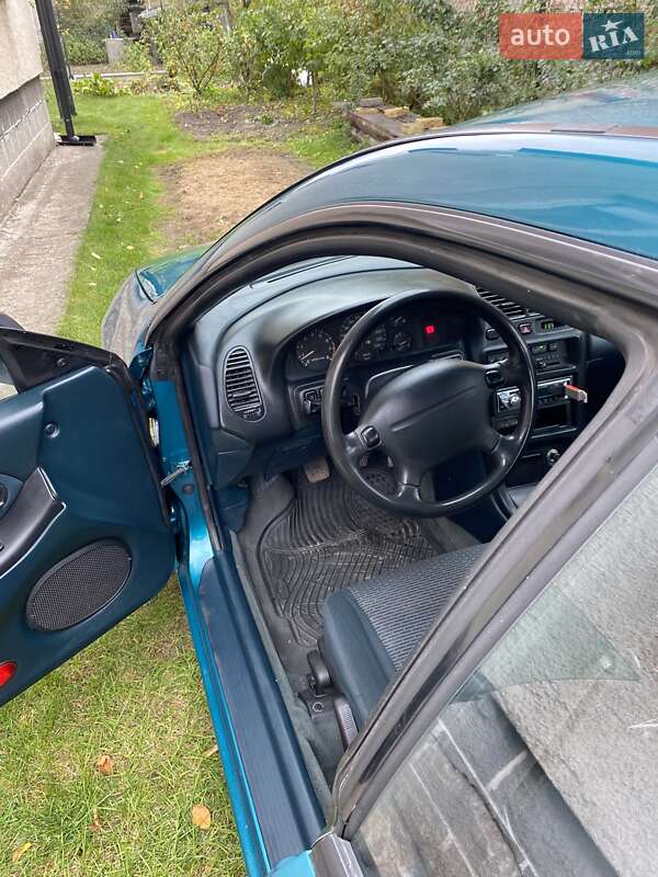 Хэтчбек Mazda 323 1995 в Львове