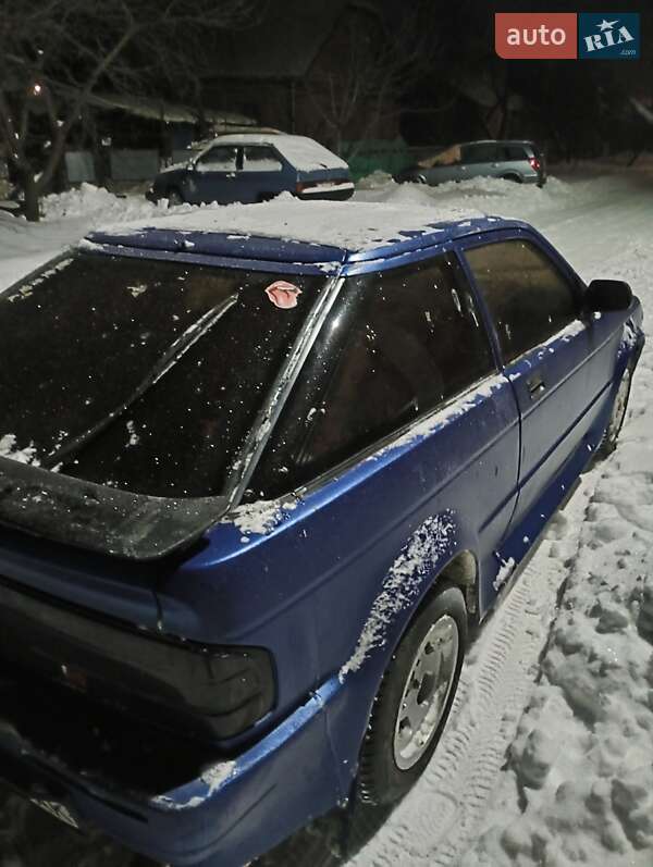 Седан Mazda 323 1986 в Бердичеве