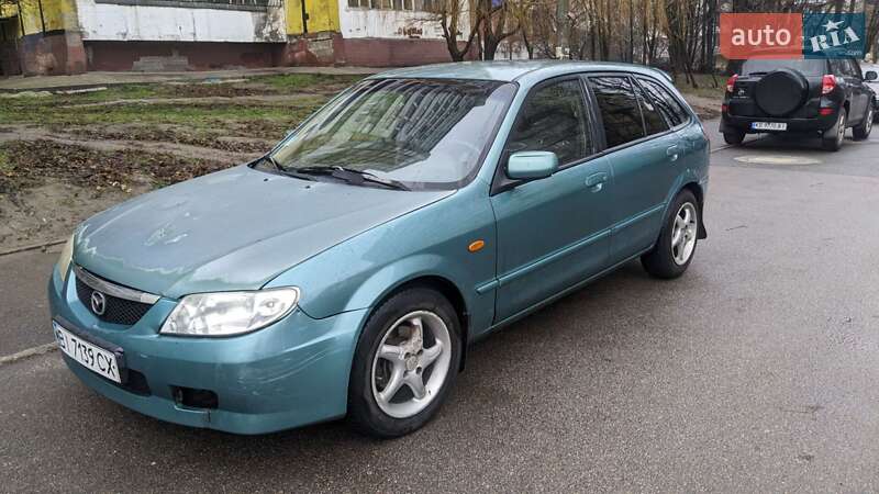 Mazda 323 2001