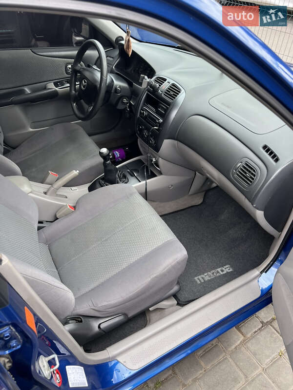 Хэтчбек Mazda 323 2000 в Одессе