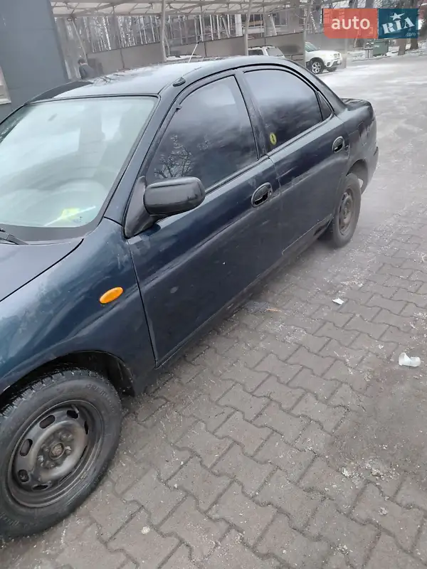 Mazda 323 1997