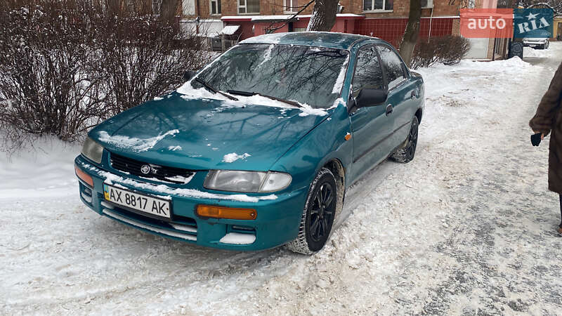 Седан Mazda 323 1996 в Черновцах