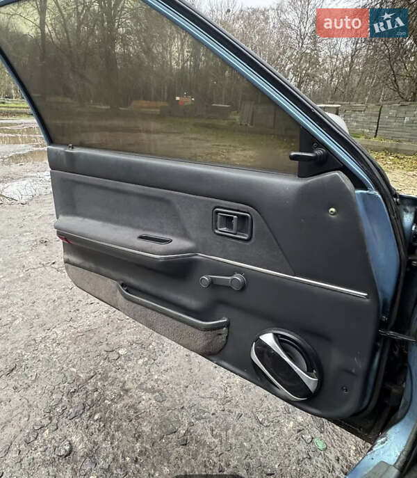 Хэтчбек Mazda 323 1987 в Хмельницком