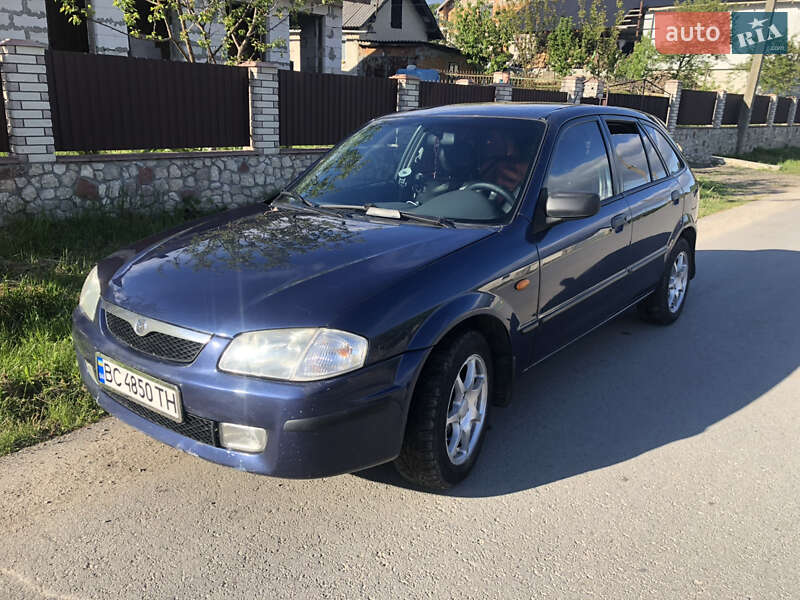 Mazda 323 2000