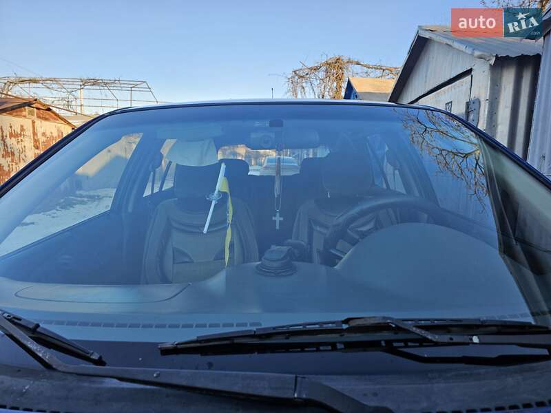 Хетчбек Mazda 323 1998 в Чорноморську