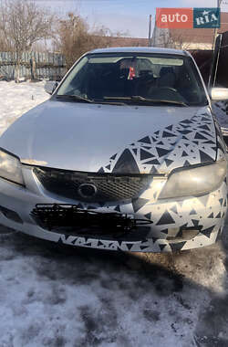 Хэтчбек Mazda 323 2003 в Бабинцам