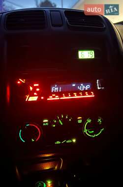 Седан Mazda 323 2002 в Одессе