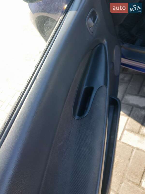 Хэтчбек Mazda 323 1996 в Остроге