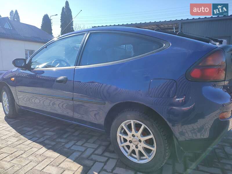 Хэтчбек Mazda 323 1996 в Остроге
