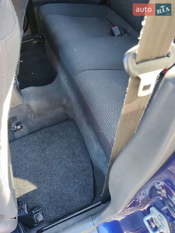 Хэтчбек Mazda 323 1996 в Остроге