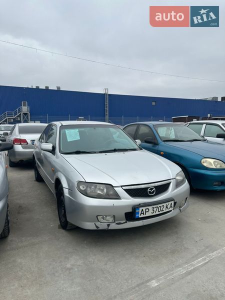 Mazda 323 2002