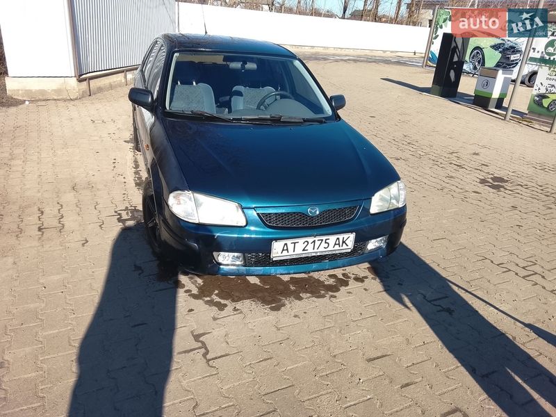 Хетчбек Mazda 323 1999 в Снятині