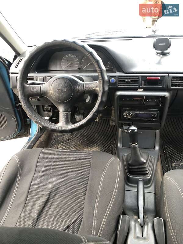 Седан Mazda 323 1995 в Білгороді-Дністровському