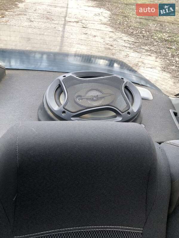 Седан Mazda 323 1995 в Білгороді-Дністровському