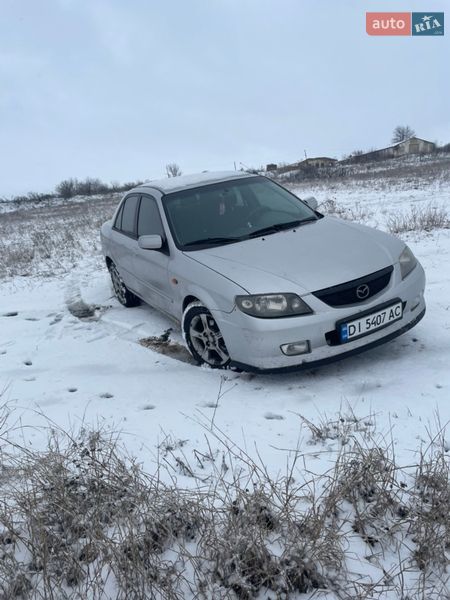 Седан Mazda 323 2003 в Ладыжине