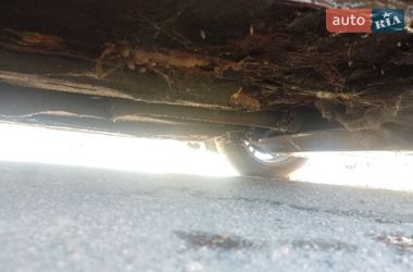 Седан Mazda 323 2002 в Ріпках
