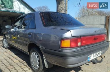 Седан Mazda 323 1989 в Полтаве