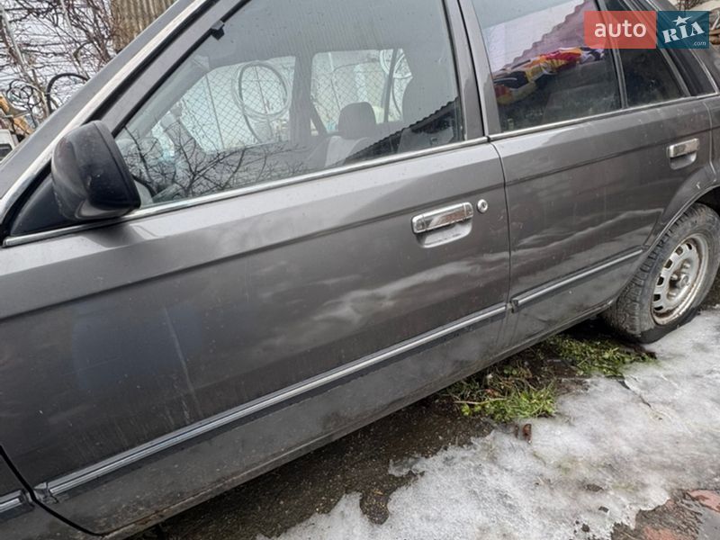 Седан Mazda 323 1986 в Вознесенске
