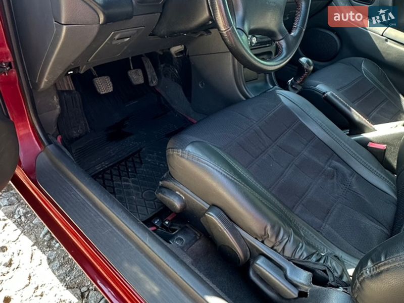 Хэтчбек Mazda 323 1996 в Нововолынске