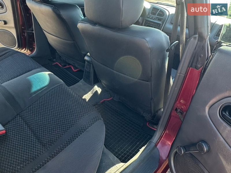 Хэтчбек Mazda 323 1996 в Нововолынске