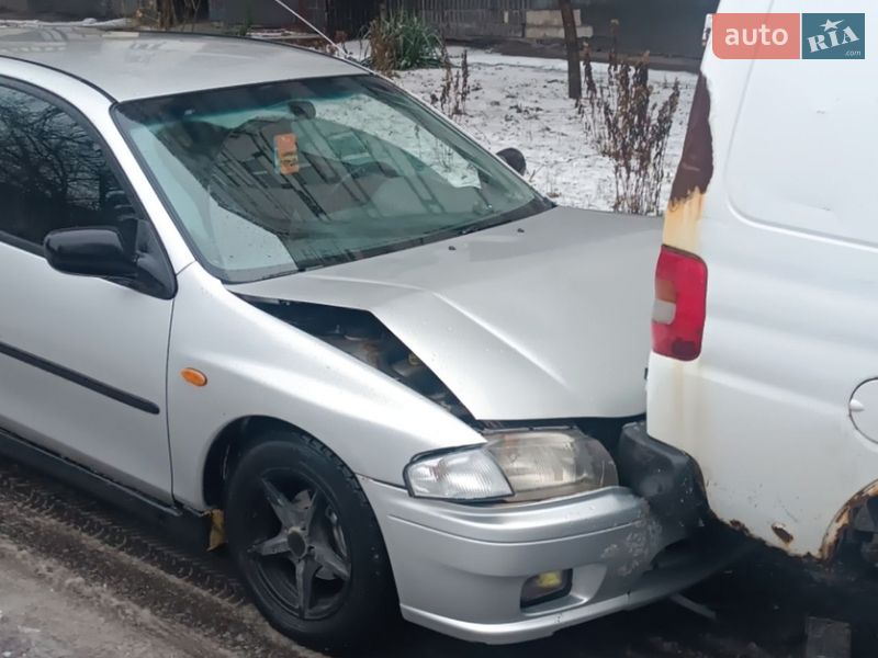 Хетчбек Mazda 323 1997 в Запоріжжі