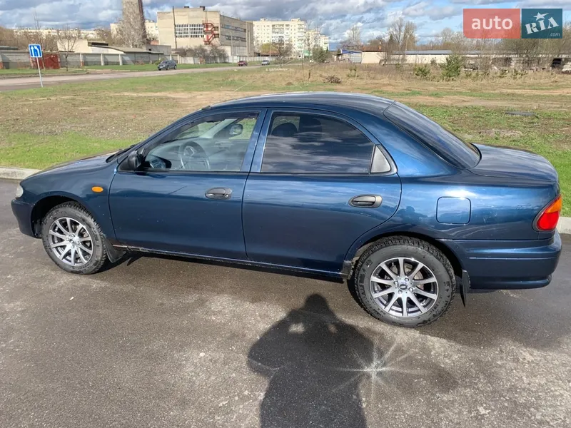 Mazda 323 1998