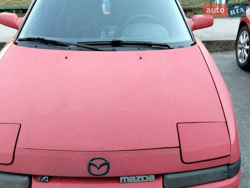 Седан Mazda 323 1991 в Вараші