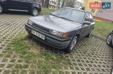 Седан Mazda 323 1990 в Тернополі