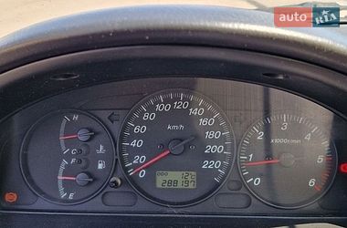 Хэтчбек Mazda 323 2001 в Корсуне-Шевченковском