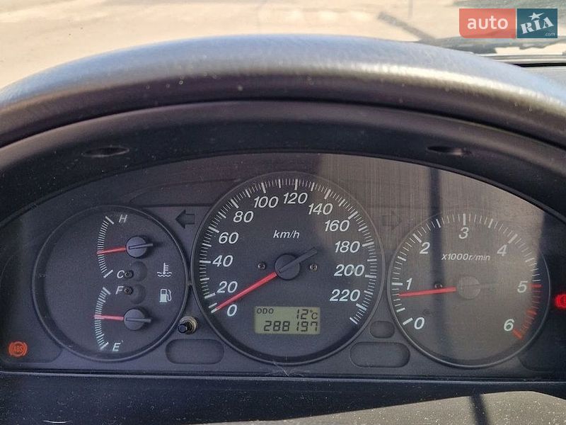Хэтчбек Mazda 323 2001 в Корсуне-Шевченковском