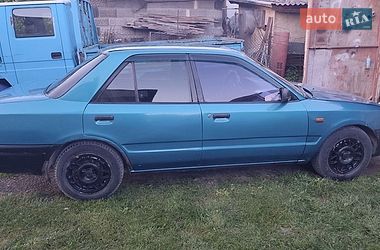 Седан Mazda 323 1993 в Кременце