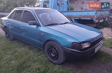 Седан Mazda 323 1993 в Кременце