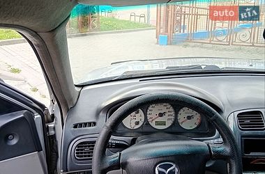 Седан Mazda 323 2002 в Львове