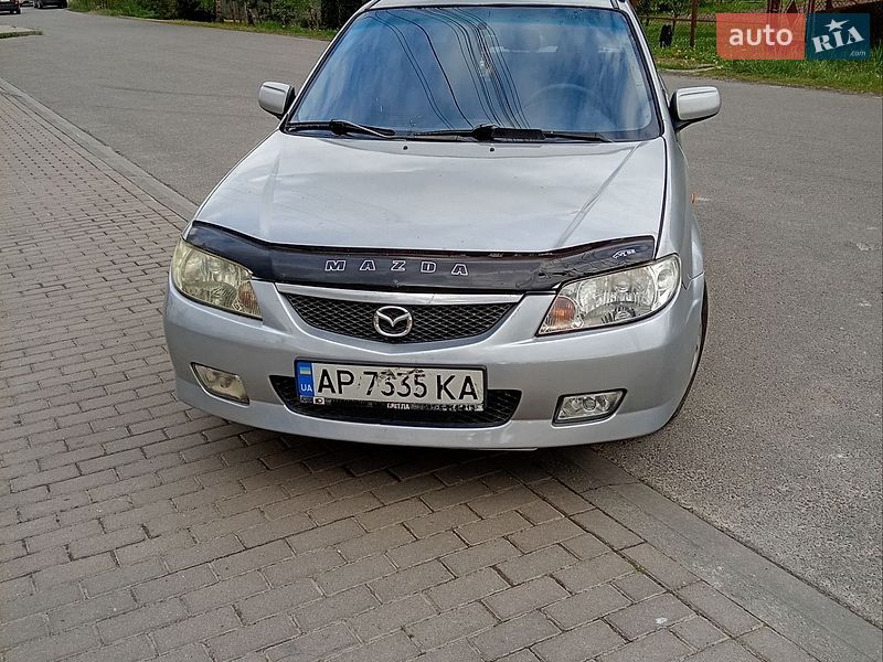 Седан Mazda 323 2002 в Львове