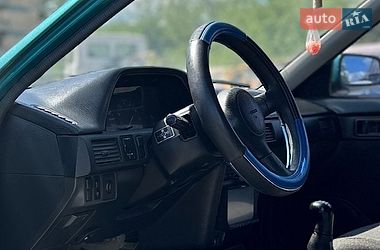 Седан Mazda 323 1995 в Кривом Роге