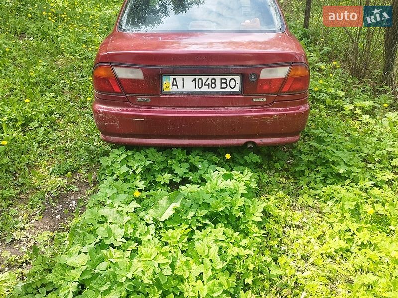 Седан Mazda 323 1998 в Тернополе
