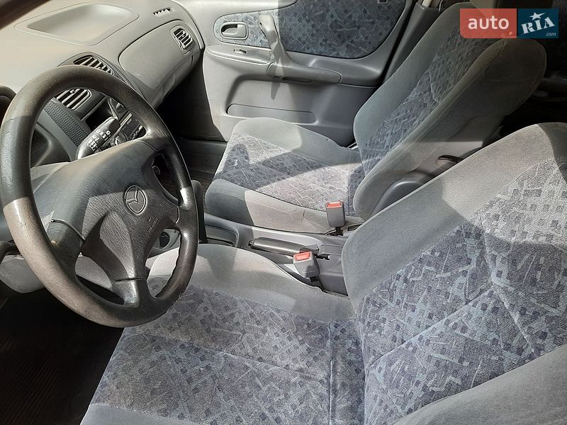 Хэтчбек Mazda 323 1998 в Киеве
