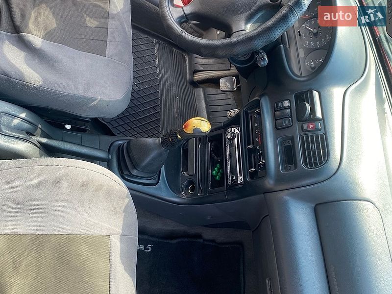 Хетчбек Mazda 323 1999 в Рогатині