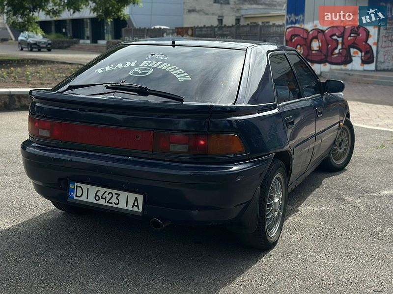 Хетчбек Mazda 323 1990 в Миколаєві