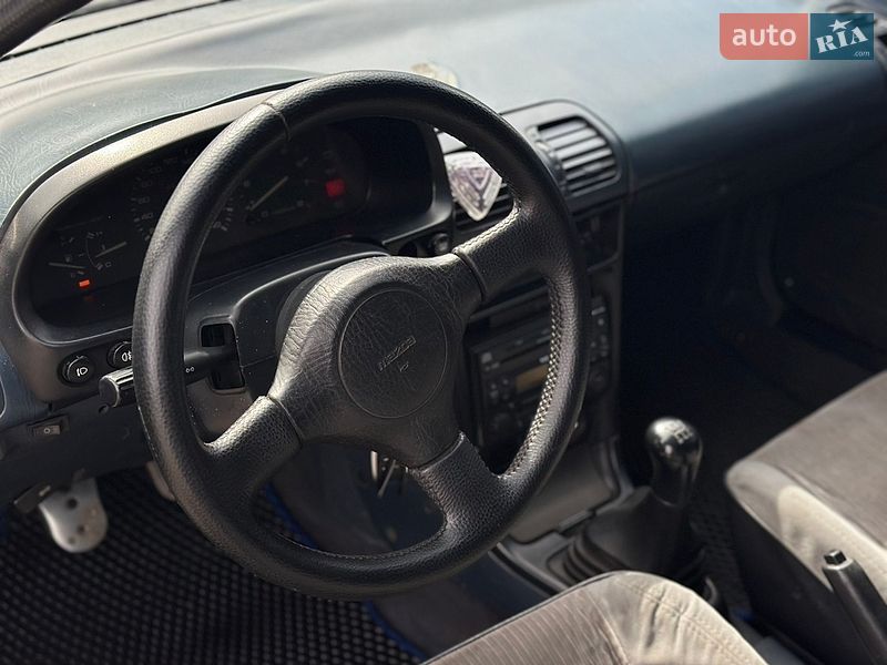Хетчбек Mazda 323 1990 в Миколаєві