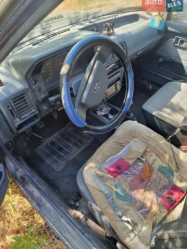 Mazda 323 1988
