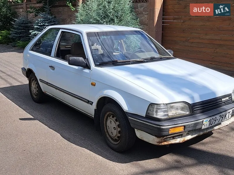 Mazda 323 1988