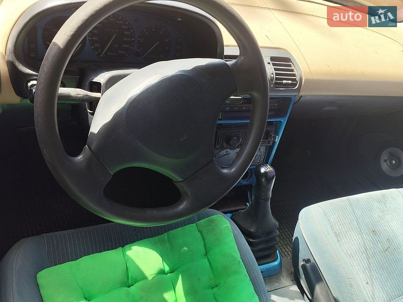 Хэтчбек Mazda 323 1991 в Беляевке