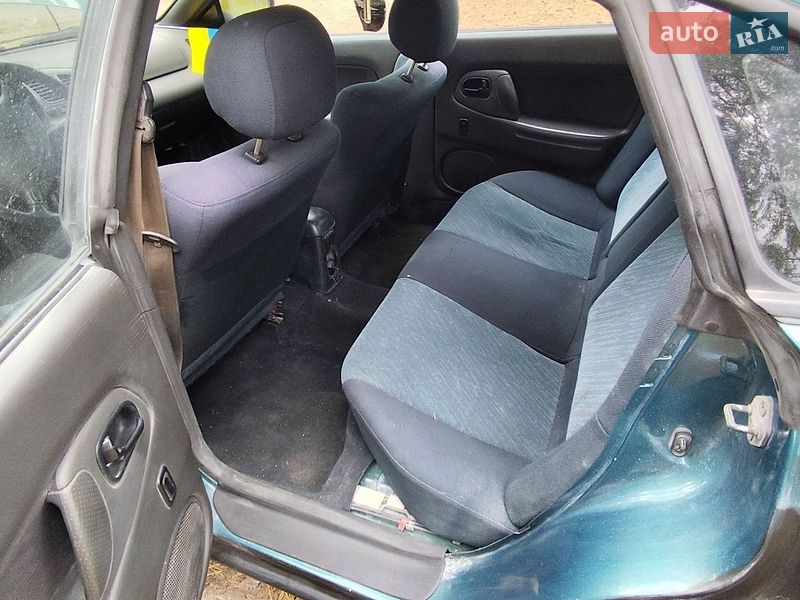 Хэтчбек Mazda 323 1995 в Киеве
