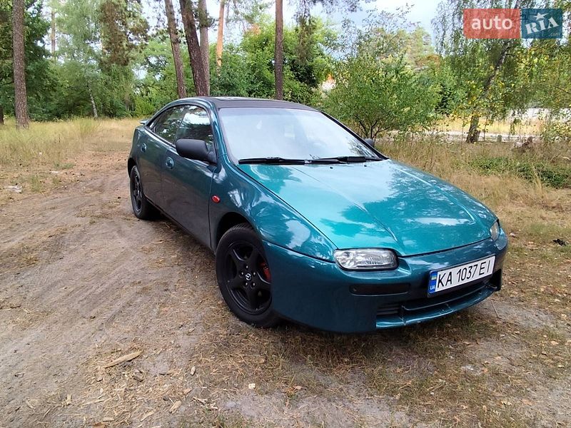 Хэтчбек Mazda 323 1995 в Киеве