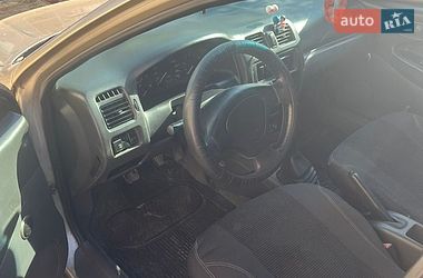 Седан Mazda 323 1997 в Днепре